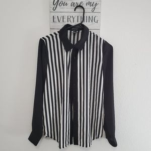 F21 - Black and white stripes dress shirt